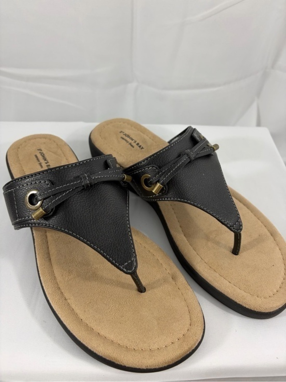 NWT St. John’s Bay Women’s Size 8.5 Soft Black Sandals with Tan Footbed